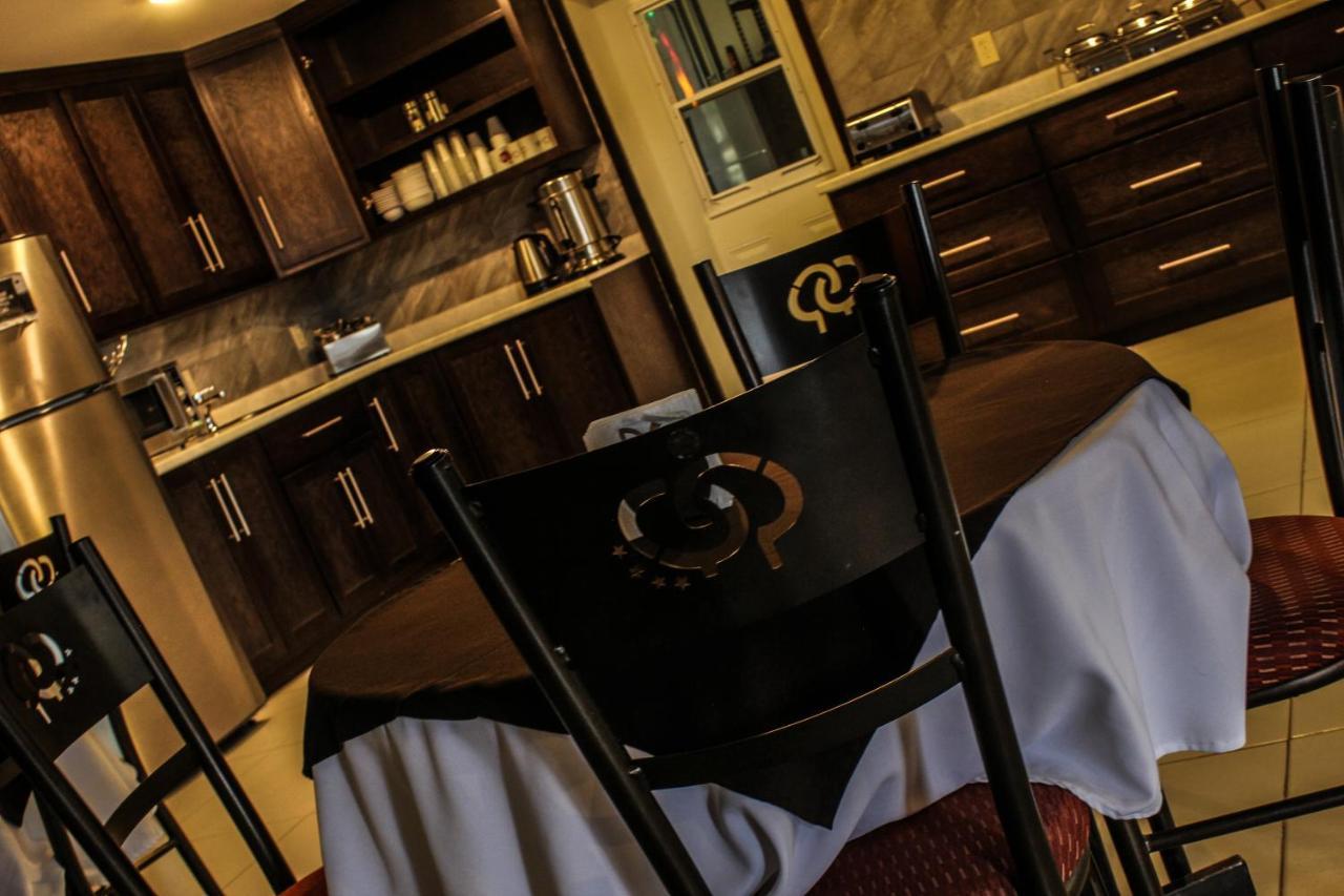 La Huerta Inn & Suites Cuauhtémoc エクステリア 写真