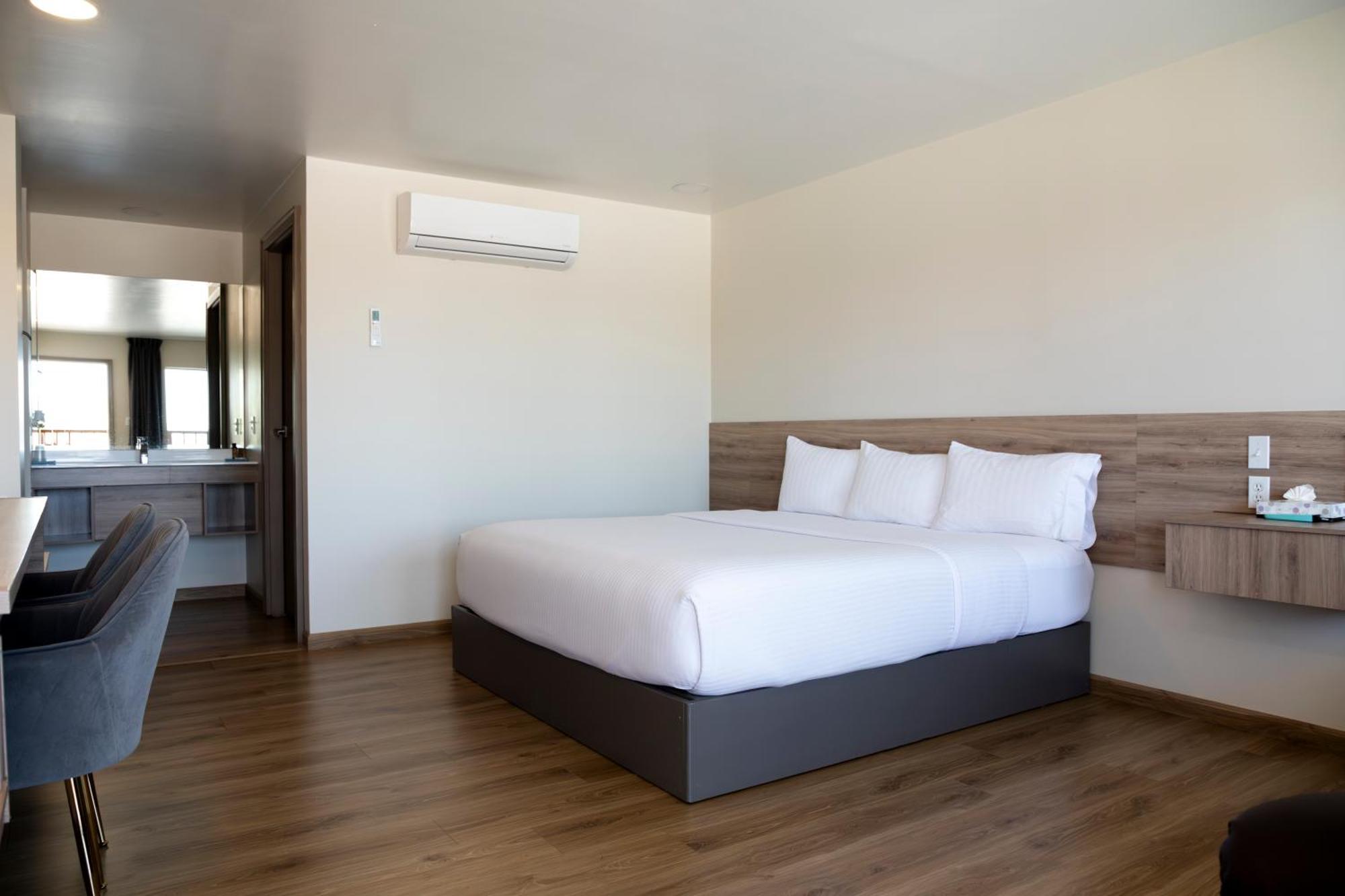 La Huerta Inn & Suites Cuauhtémoc エクステリア 写真