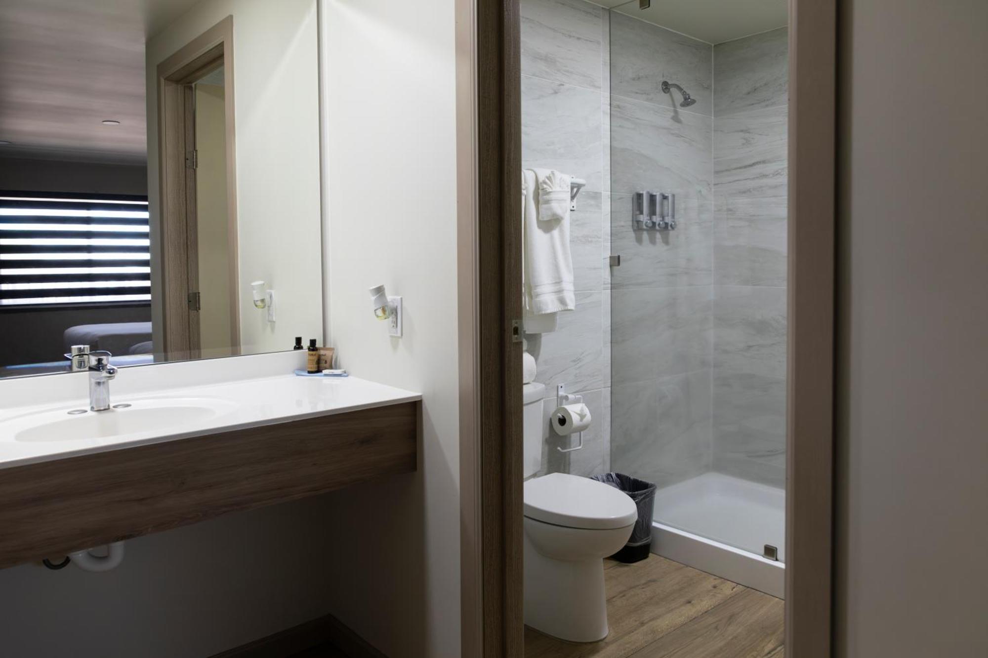 La Huerta Inn & Suites Cuauhtémoc エクステリア 写真